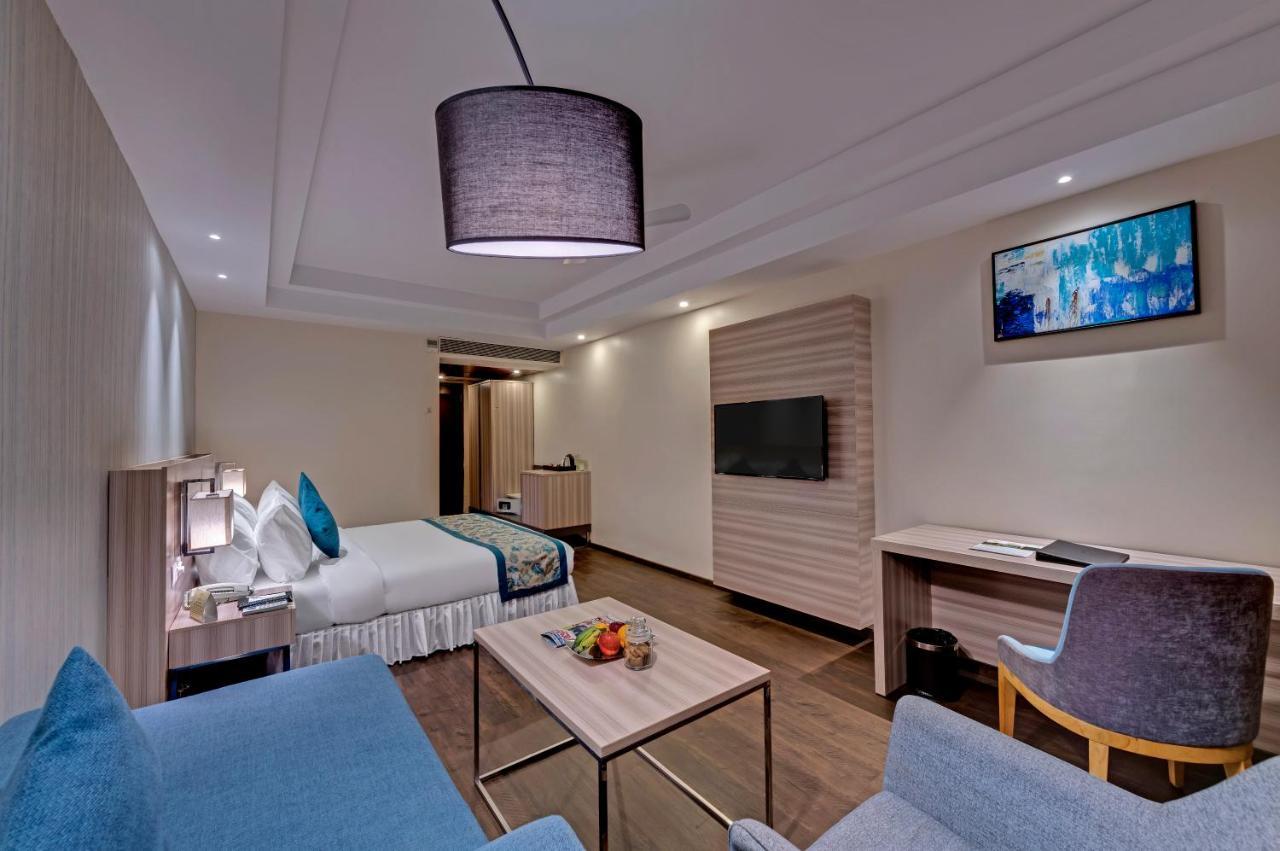 The Fern Residency Hubballi Екстериор снимка